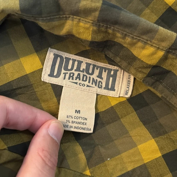 Duluth Trading Co men’s black and olive short sleeve button down shirt - Picture 7 of 8